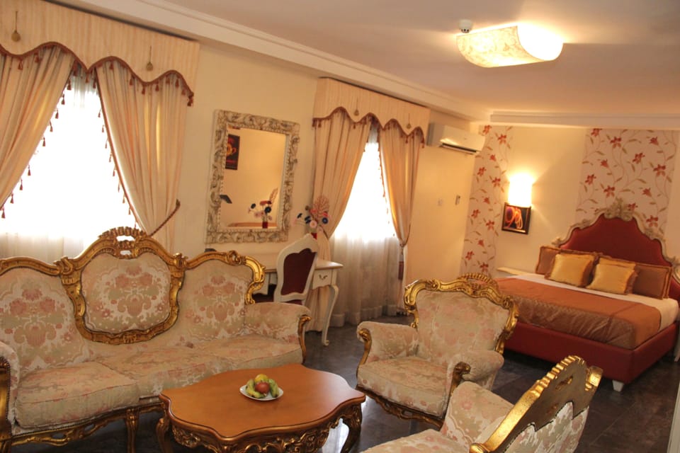 1 bedroom, premium bedding, in-room safe, desk