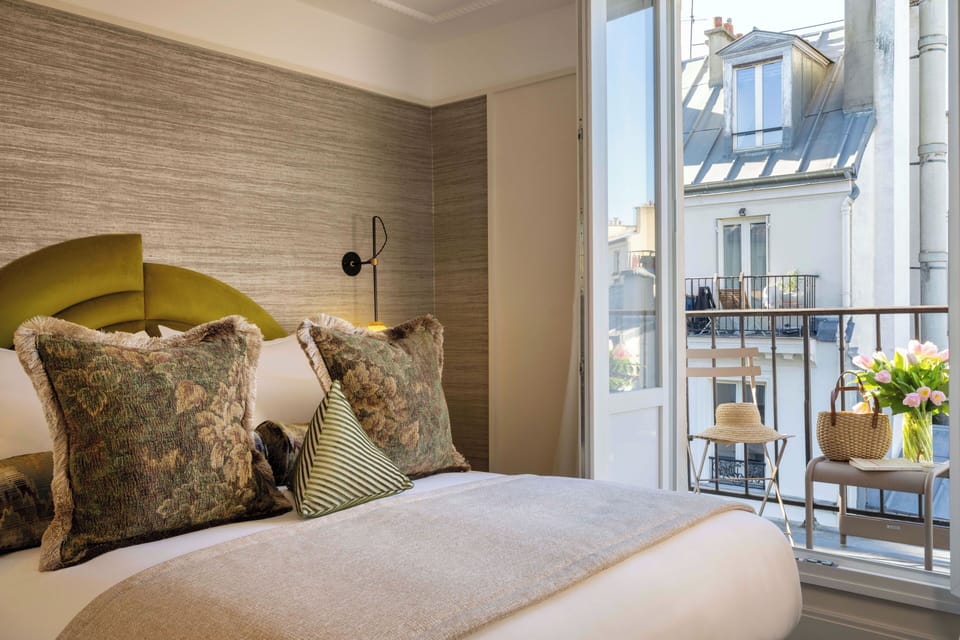 Deluxe Room | In-room safe, desk, soundproofing, free WiFi