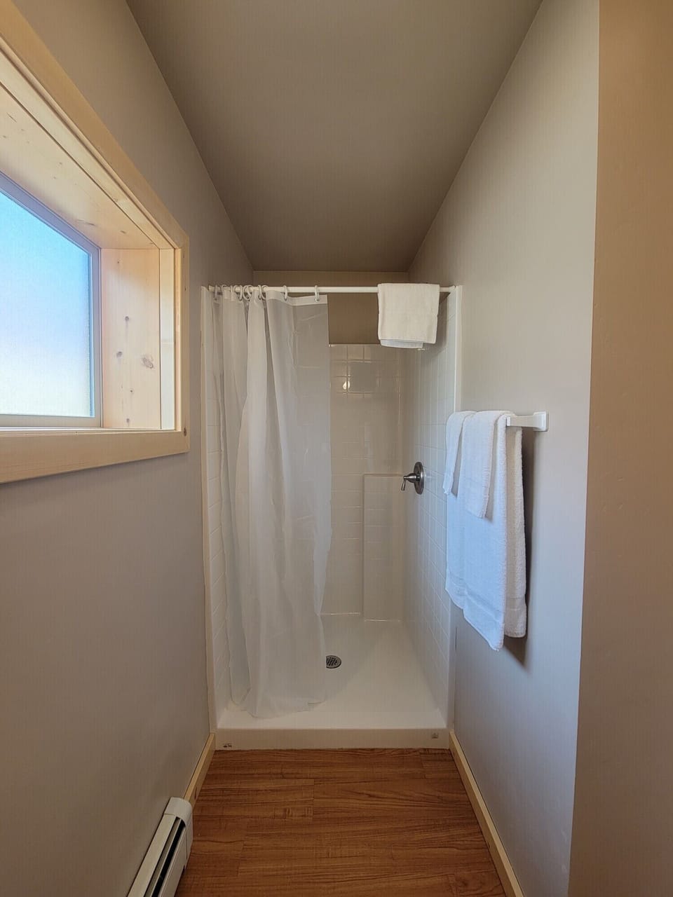 Room #5 | Bathroom | Shower, free toiletries, towels