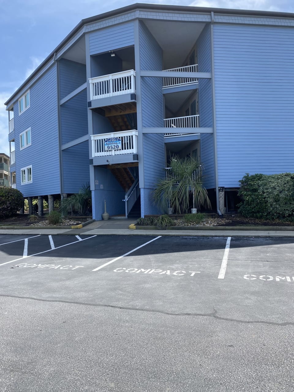9520 Shore Dr
