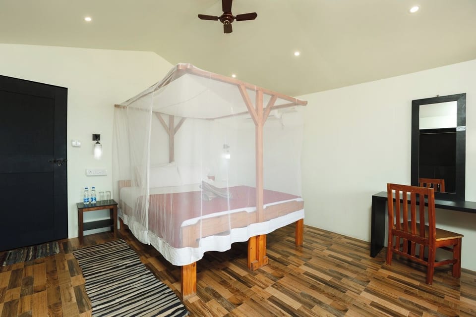 Superior Double Room With Sea View | In-room safe, desk, free WiFi