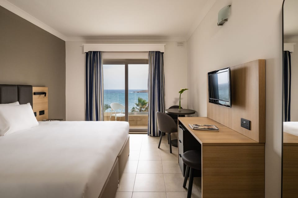 Minibar, in-room safe, desk, free WiFi