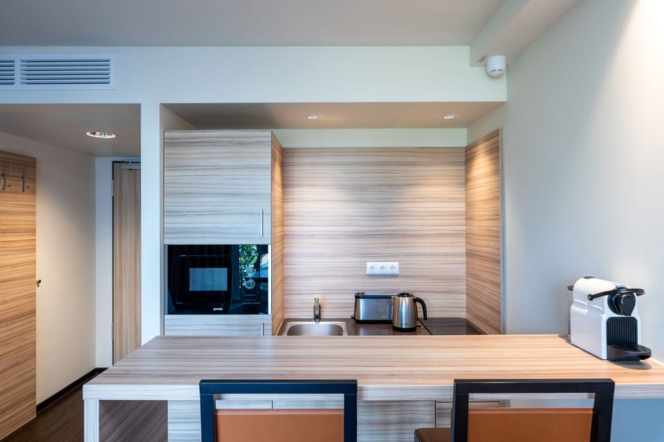 In-room safe, desk, soundproofing, iron/ironing board