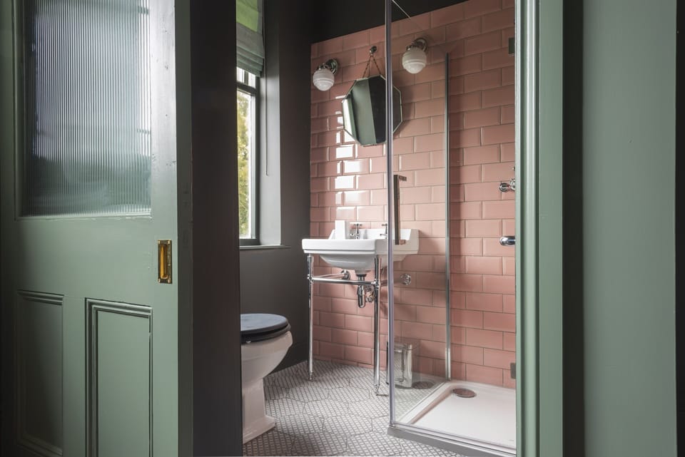 Double Room, 1 Double Bed | Bathroom | Shower, free toiletries, hair dryer, towels