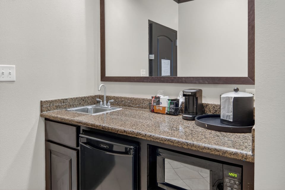 In-room safe, desk, laptop workspace, iron/ironing board
