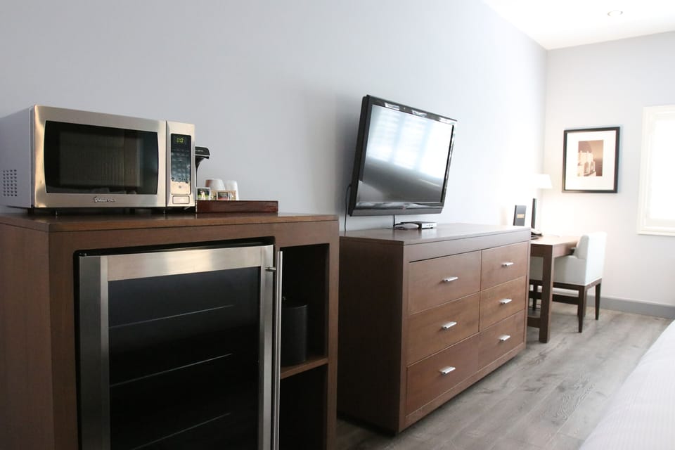 Standard Room, 2 Queen Beds, Non Smoking | Premium bedding, desk, iron/ironing board, free WiFi