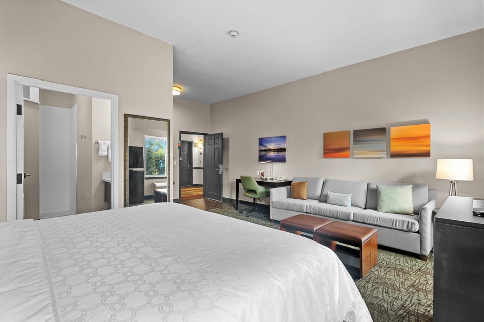 In-room safe, desk, laptop workspace, iron/ironing board