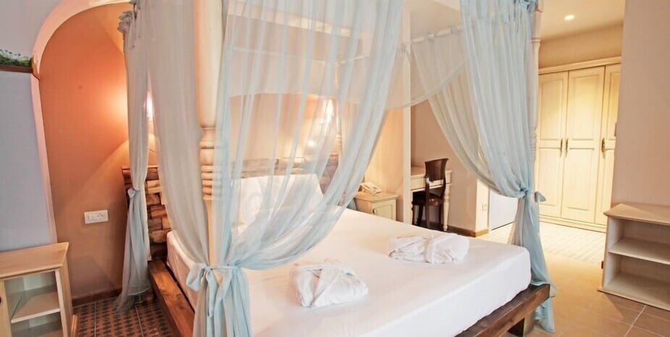 Suite (Mavi Yasemin ) | Minibar, in-room safe, desk, soundproofing