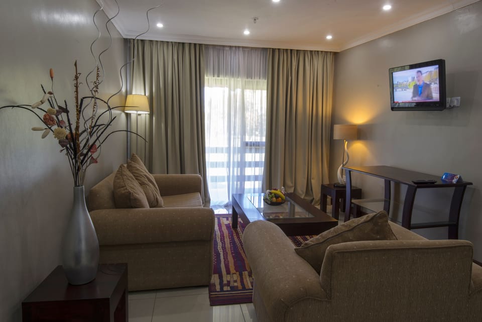 Premium bedding, pillowtop beds, minibar, in-room safe
