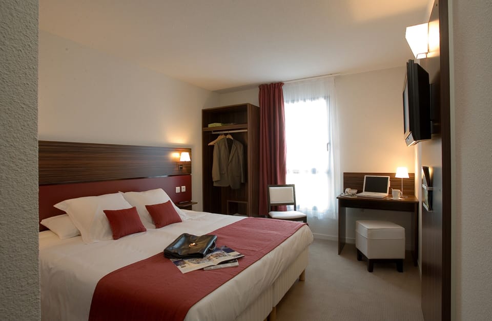 Standard Room | Premium bedding, in-room safe, individually decorated