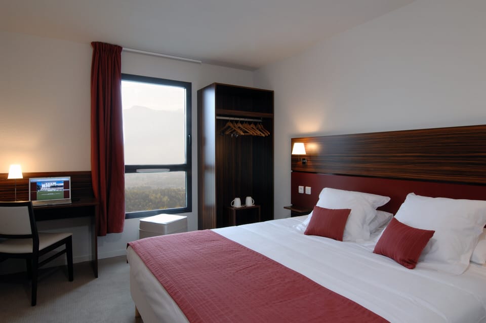 Standard Room | Premium bedding, in-room safe, individually decorated