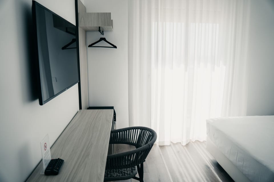 Classic Double Room, 1 Double Bed, Sea View | Down comforters, minibar, desk, free WiFi