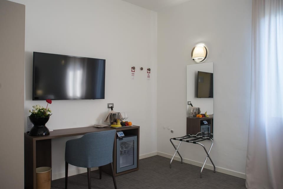 Basic Double or Twin Room | Down comforters, minibar, desk, free WiFi