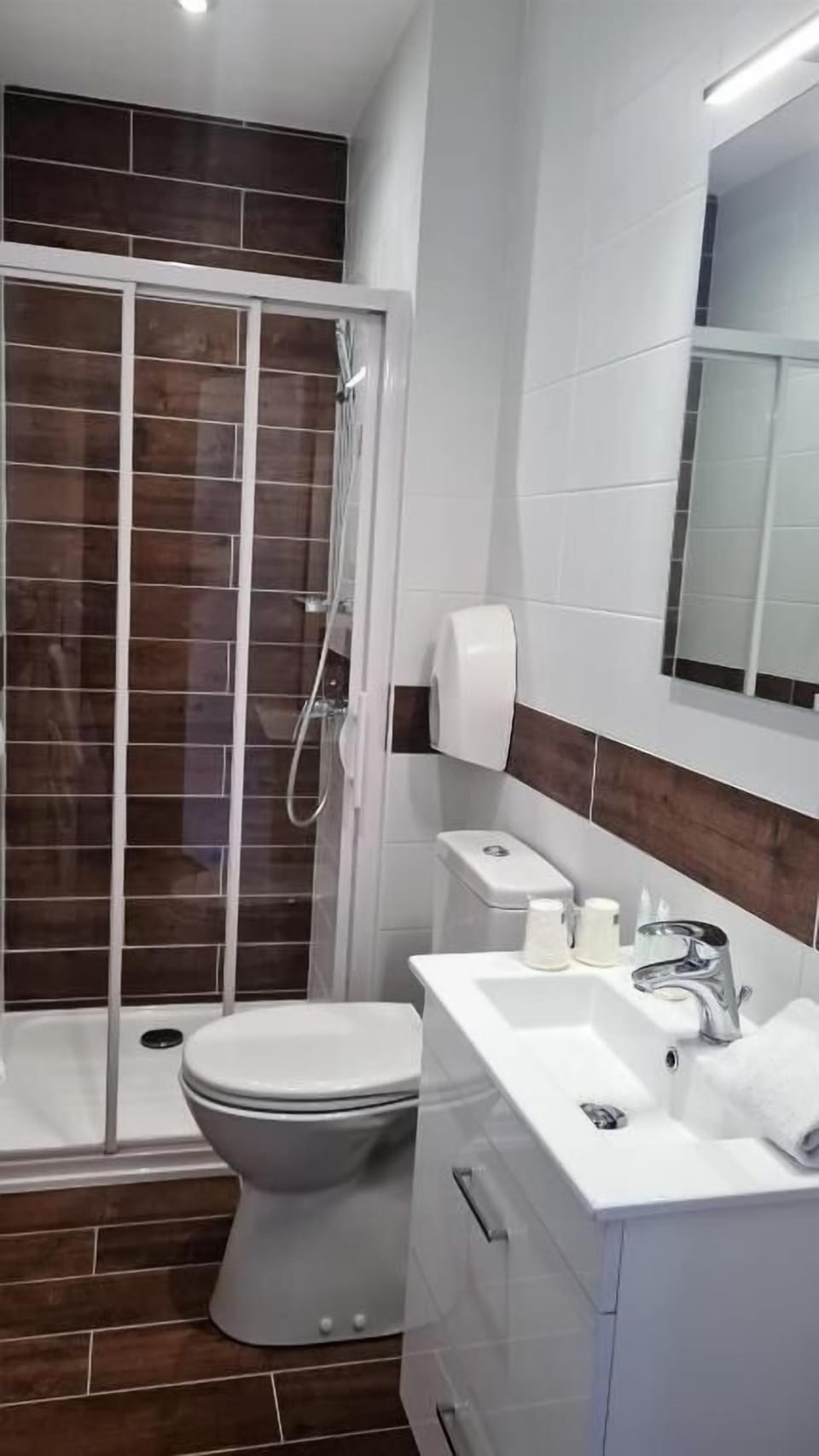 Double Room | Premium bedding, desk, iron/ironing board, free WiFi