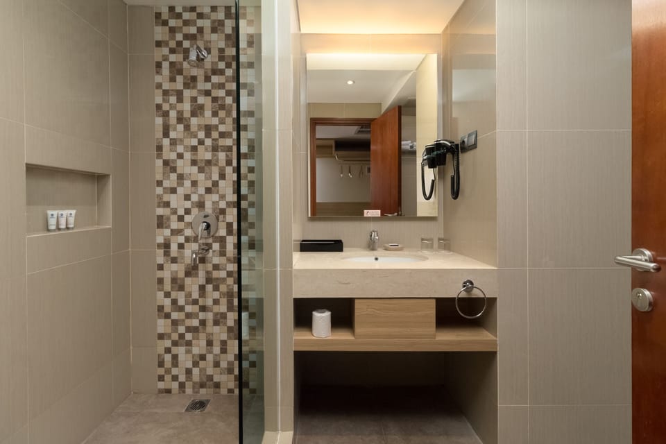 Premium bedding, minibar, in-room safe, desk