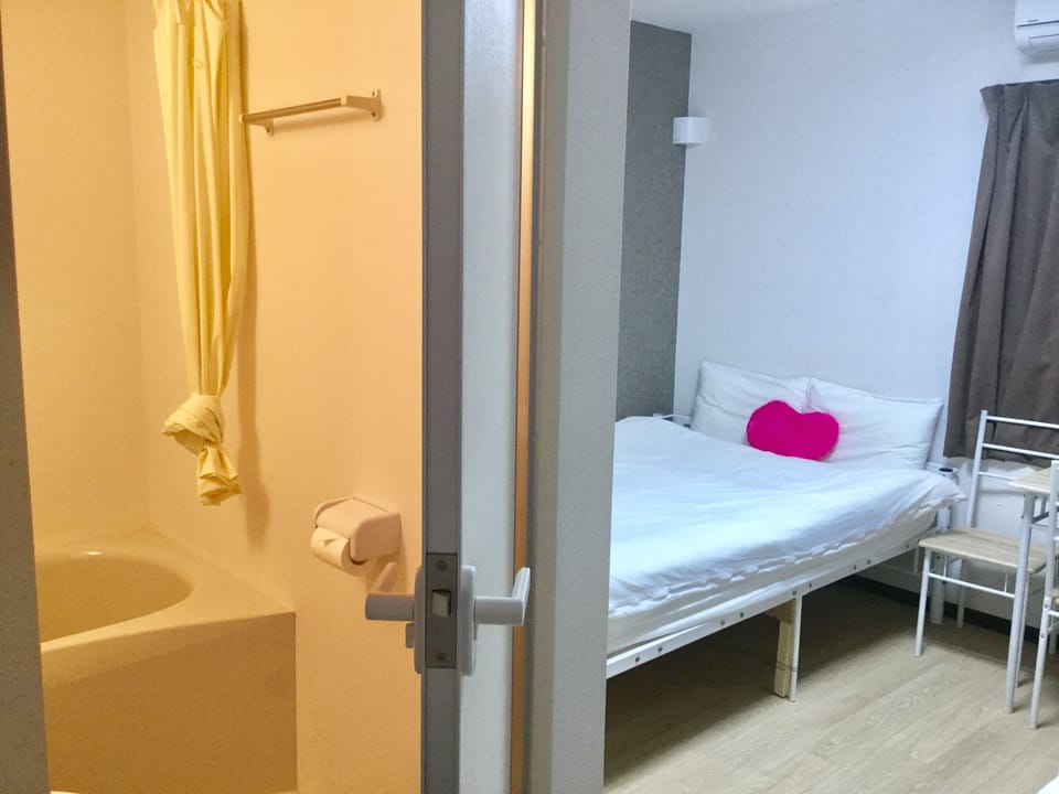 Triple Room | Soundproofing, free WiFi, bed sheets