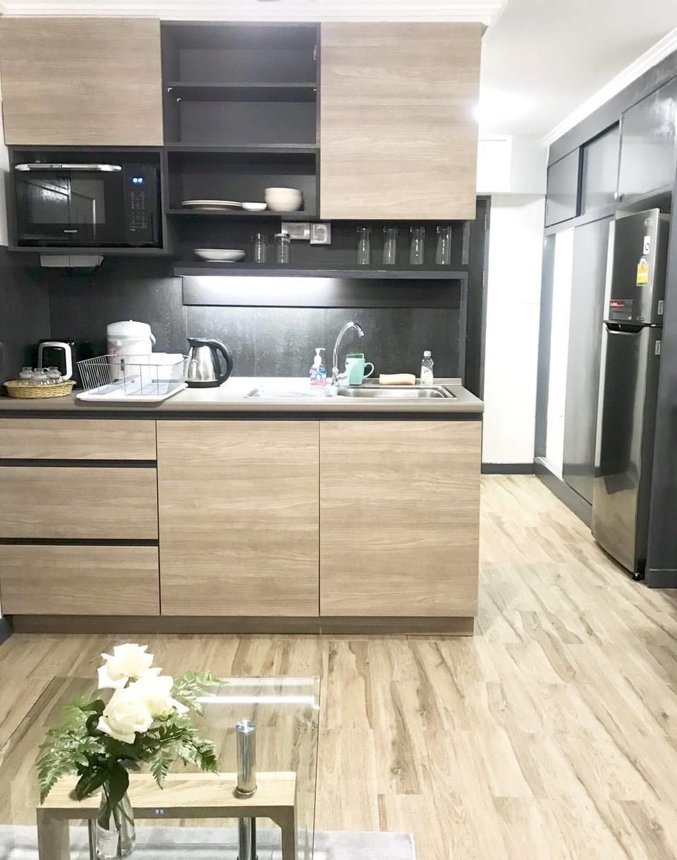 Superior Condo, 1 Bedroom, Non Smoking, City View | Private kitchen | Fridge, microwave, electric kettle, cookware/dishes/utensils