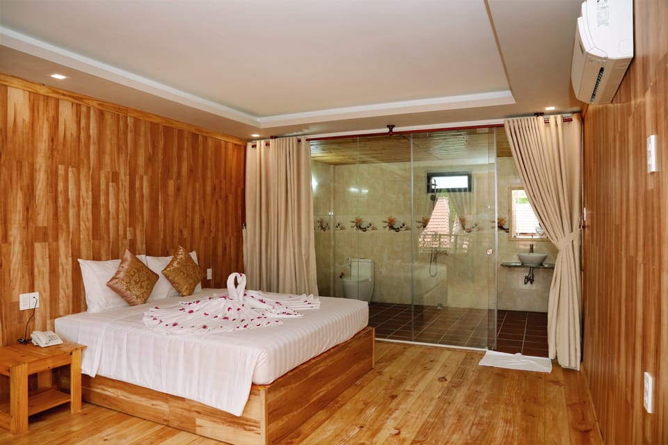 Minibar, in-room safe, individually furnished, desk
