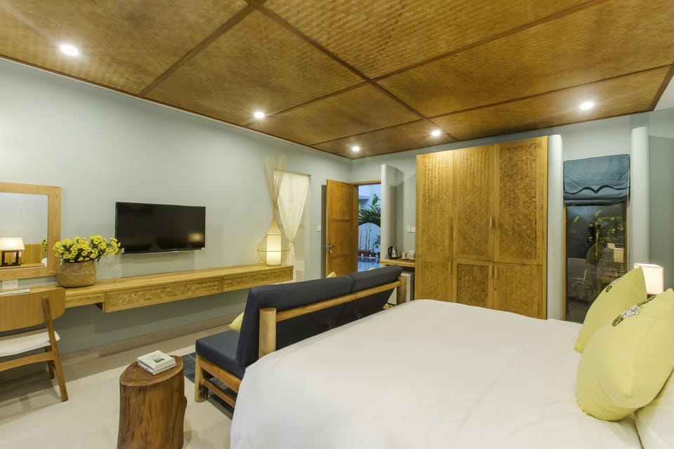 Super Deluxe Room | Premium bedding, minibar, in-room safe, desk