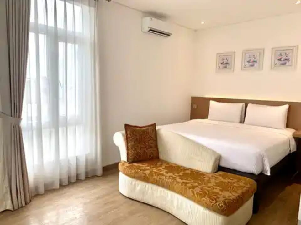 Executive | Desk, free WiFi, bed sheets
