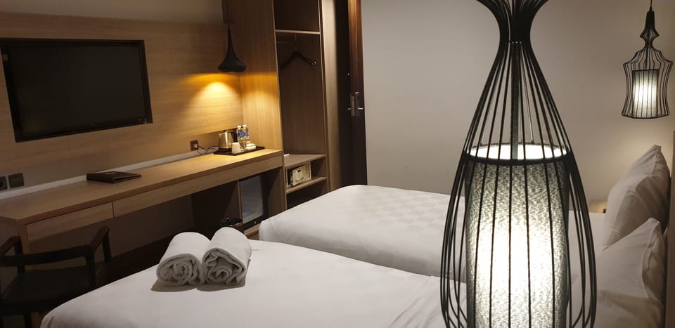 Egyptian cotton sheets, premium bedding, pillowtop beds, in-room safe