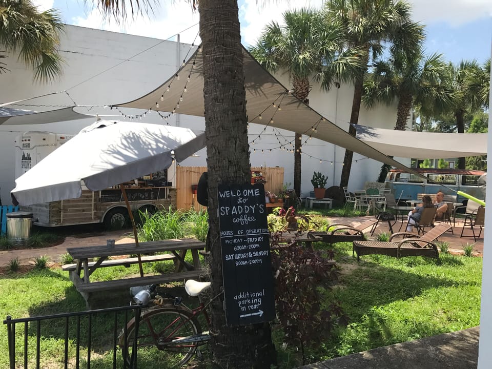Spaddy's coffee shop-2-4 min drive 