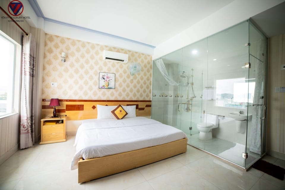 Minibar, desk, soundproofing, WiFi (free)