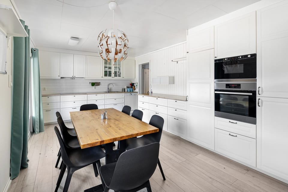 Standard House, 5 Bedrooms, Mountain View | Private kitchen