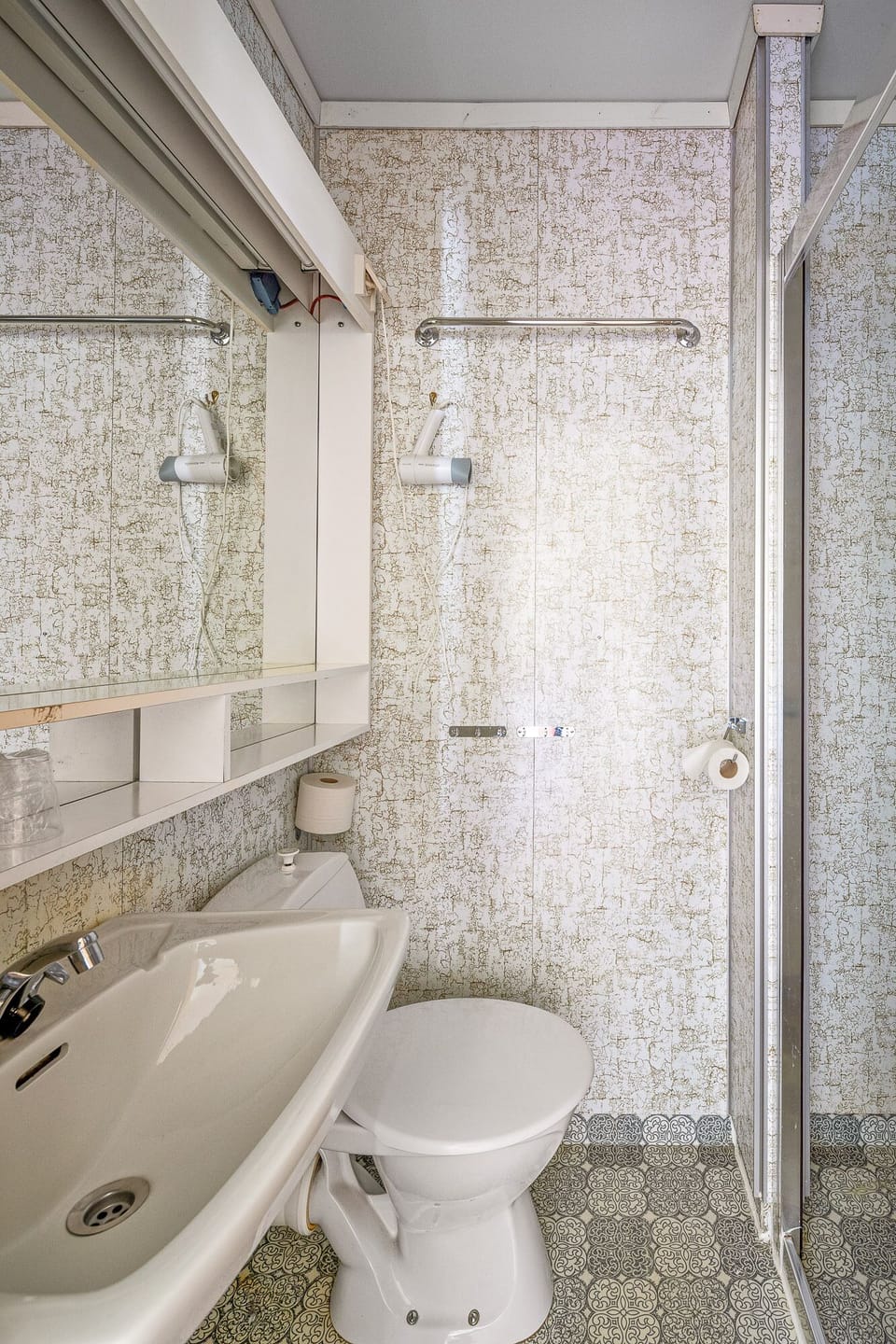 Family Room, 1 Bedroom | Bathroom | Shower, hair dryer, heated floors, towels