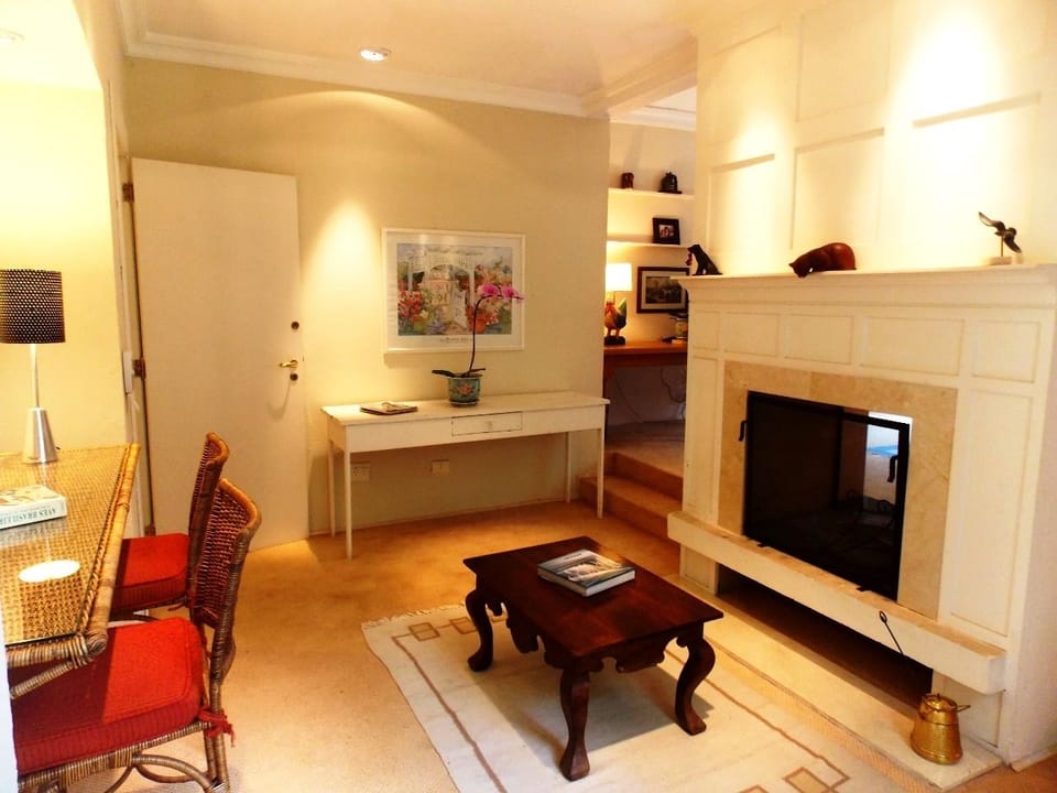 Superior Suite (King) | 1 bedroom, individually decorated, individually furnished, bed sheets
