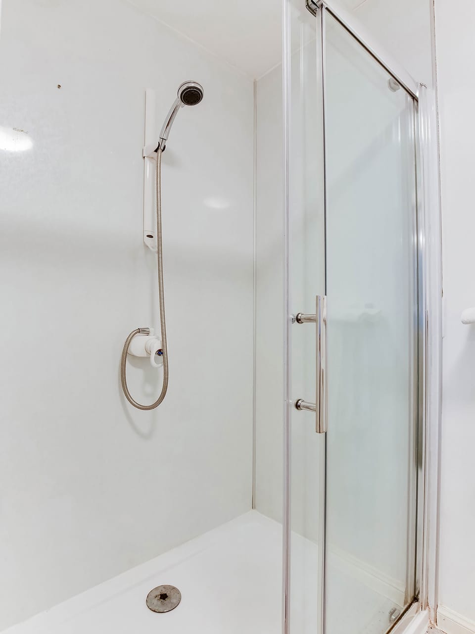 Triple Room, Multiple Beds | Bathroom shower