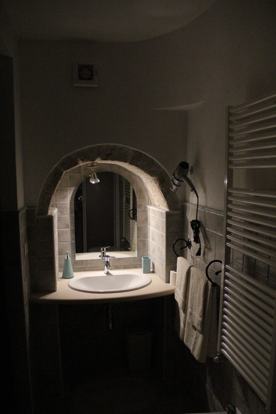 Double or Twin Room, Ensuite | Bathroom sink