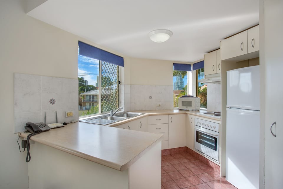 Apartment, 1 Bedroom | Private kitchen | Coffee/tea maker, fridge, microwave, stovetop