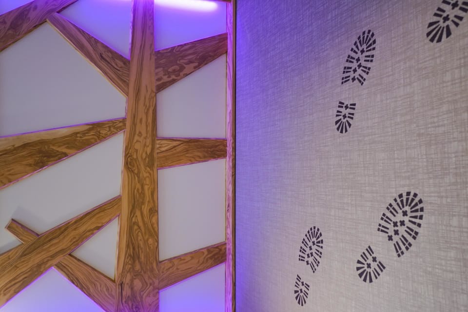 Hypo-allergenic bedding, minibar, in-room safe, desk