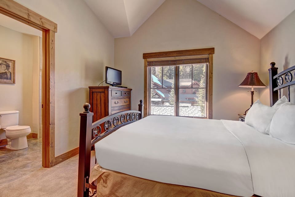 Townhome, 3 Bedrooms | 3 bedrooms, iron/ironing board, cribs/infant beds, free WiFi