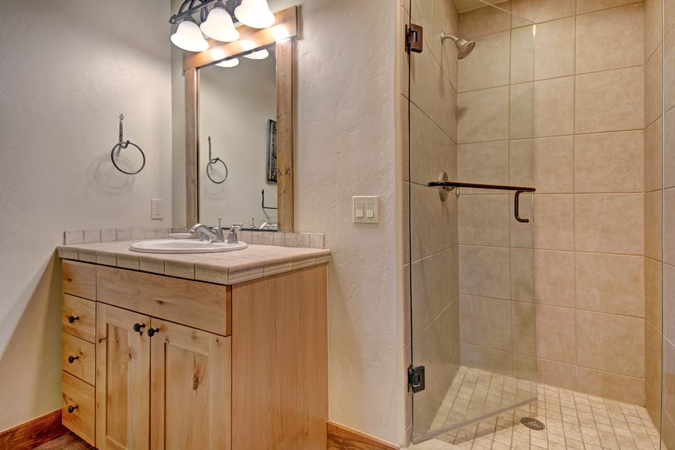 Premier 2-story Townhome Minutes From Winter Activities 3 Bedroom Townhouse by RedAwning House in Breckenridge