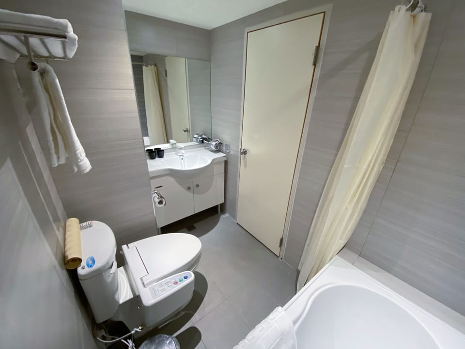 Superior Double Room, 1 Double Bed | Bathroom | Hair dryer, towels, toilet paper
