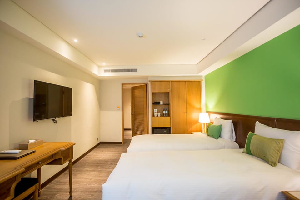 Superior Twin Room | Desk, free WiFi, bed sheets