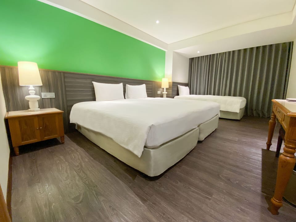Standard Triple Room (1 Double + 1 Single Bed) | Desk, WiFi (free), bed sheets