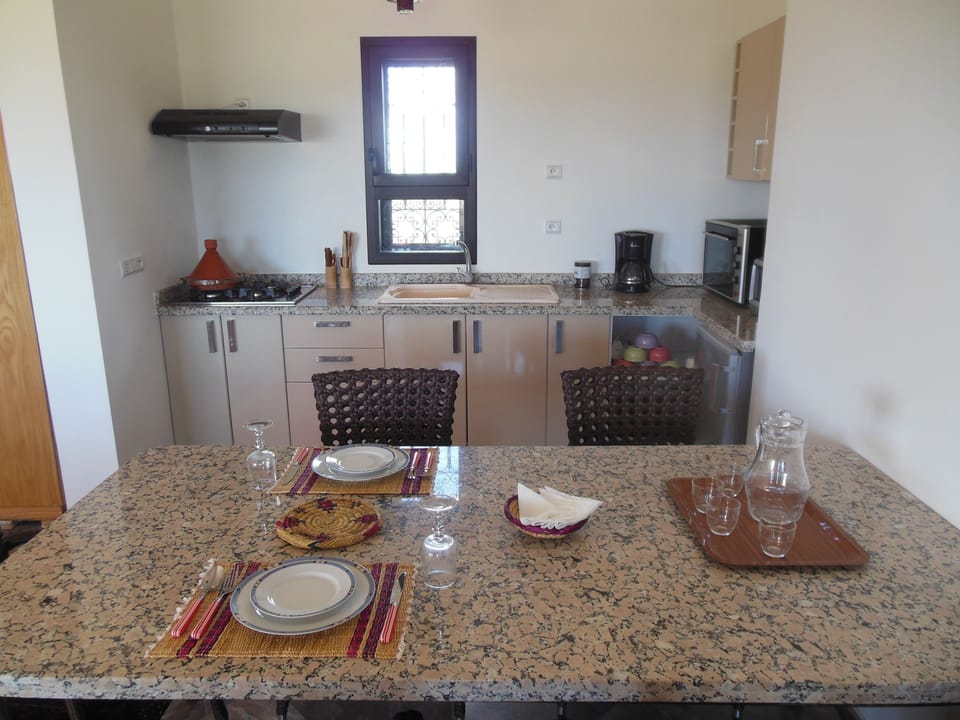 Luxury Villa, 1 Bedroom, Garden View | Minibar, in-room safe, desk, laptop workspace