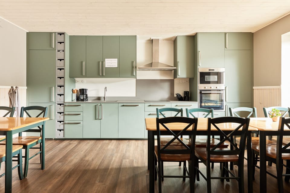 Fridge, microwave, stovetop, cookware/dishes/utensils