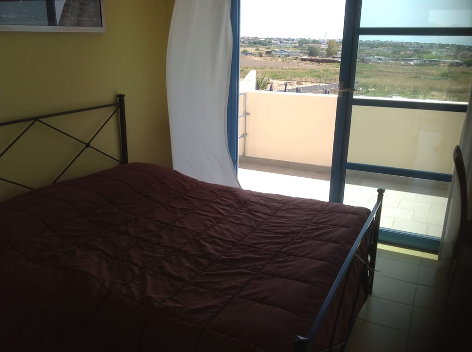 Double Room | Desk, soundproofing, free cribs/infant beds, rollaway beds