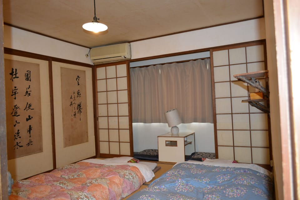Desk, blackout drapes, free WiFi, bed sheets