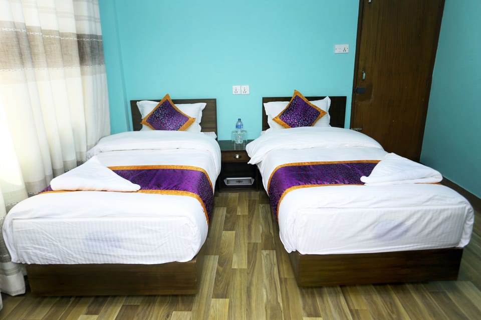 Pillowtop beds, in-room safe, desk, soundproofing