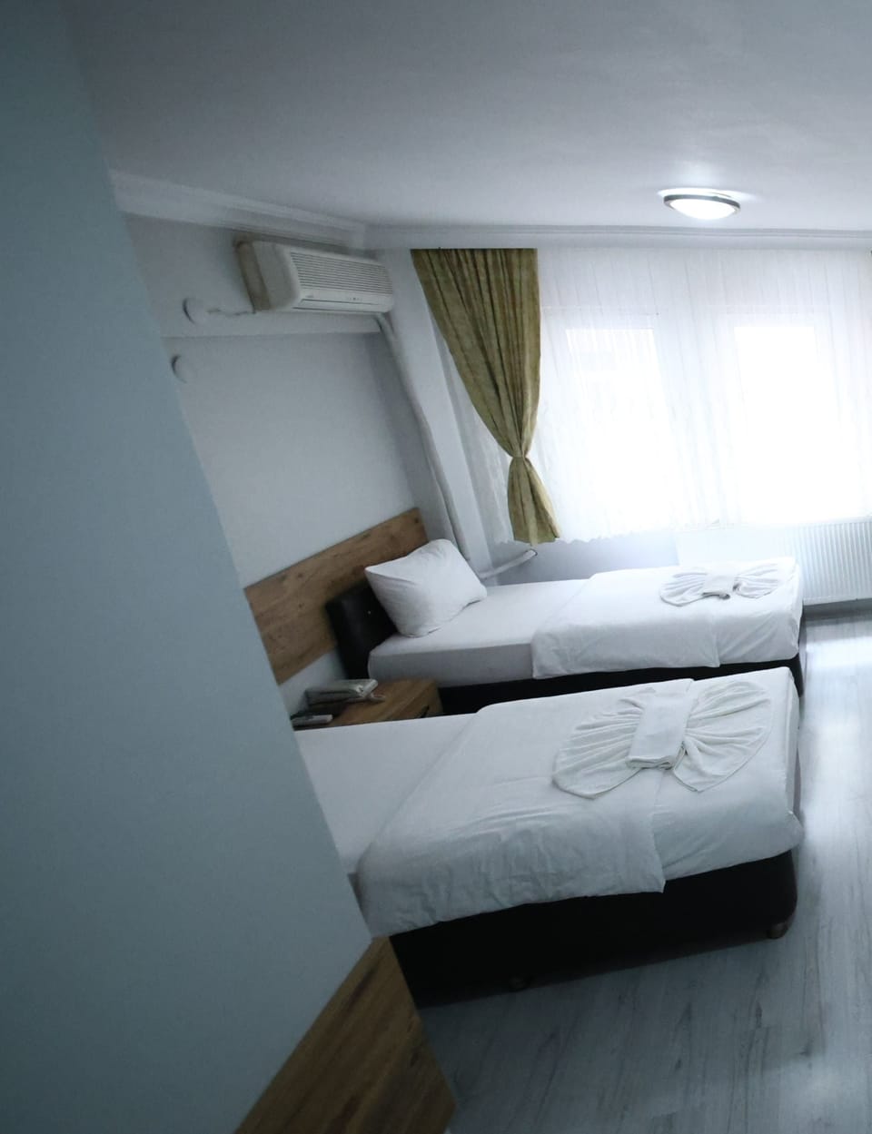 Twin Room | Desk, laptop workspace, iron/ironing board, free WiFi
