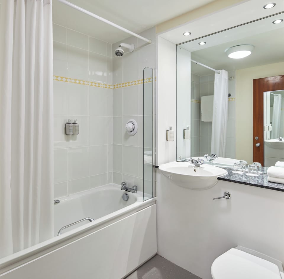 Standard Double | Bathroom | Free toiletries, hair dryer, towels