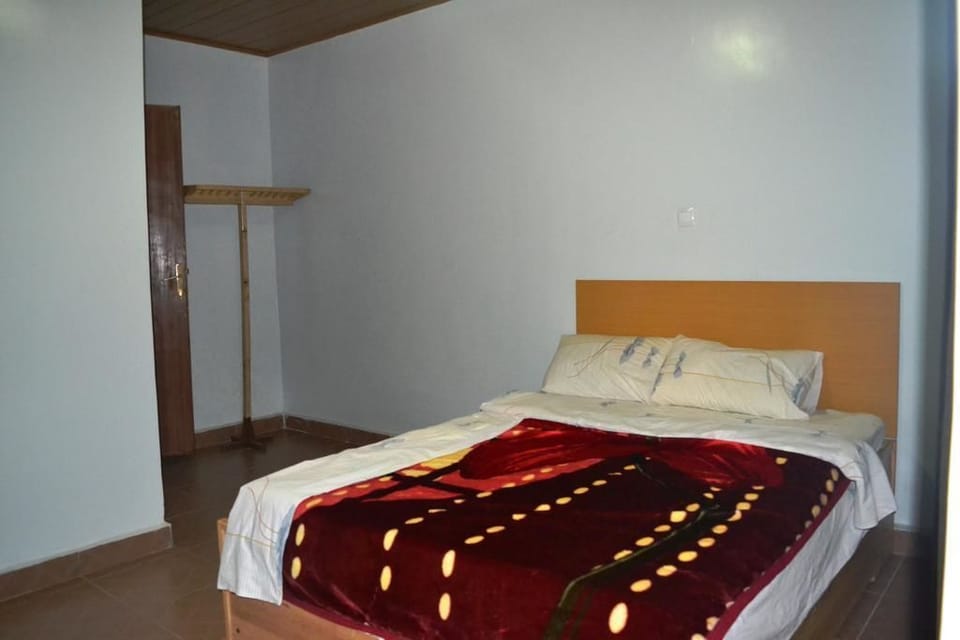 Desk, WiFi (free), bed sheets