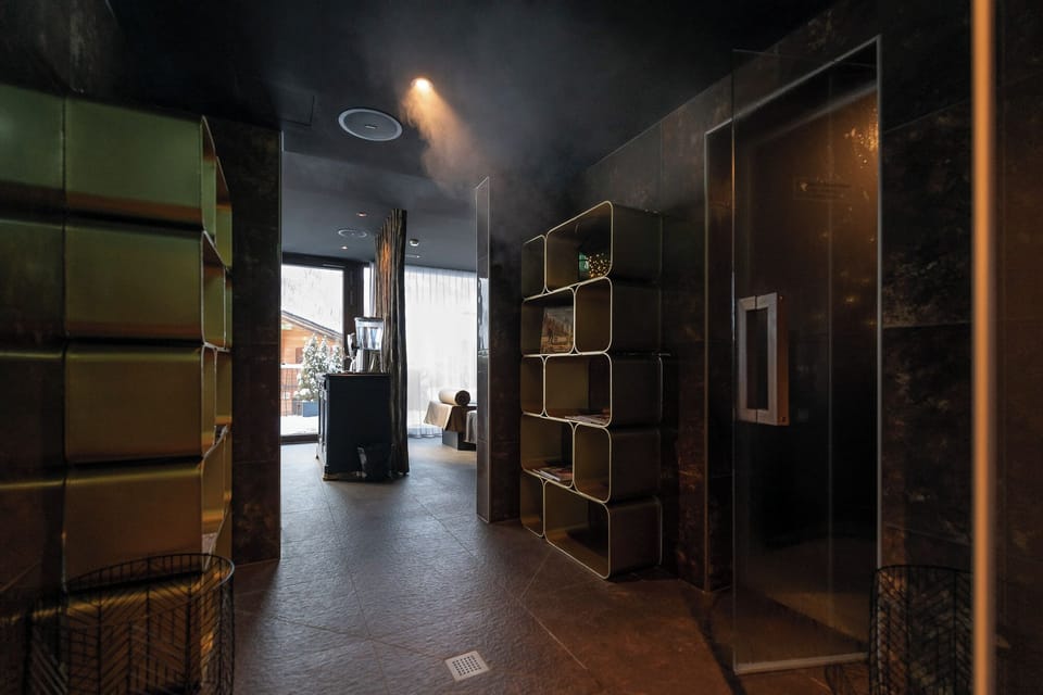 Steam room 