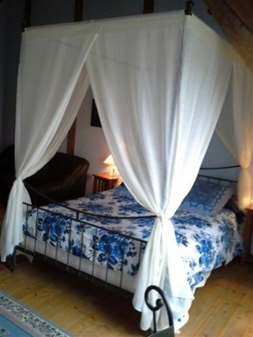 Double Room | Individually decorated, individually furnished, desk, blackout drapes