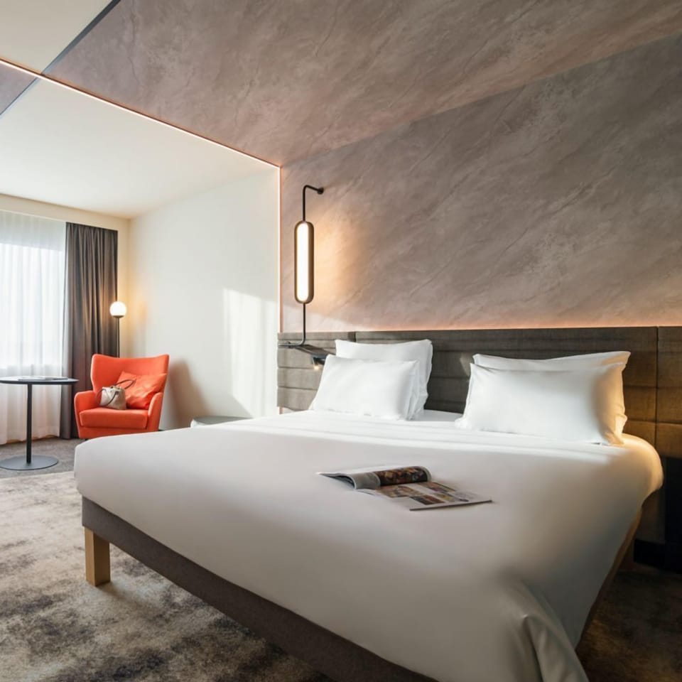 Deluxe Room, 1 Queen Bed with Sofa bed | Minibar, in-room safe, desk, laptop workspace